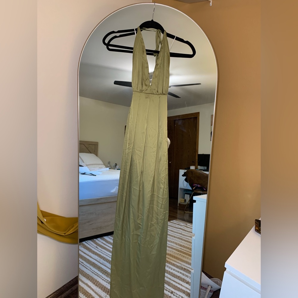 NWT - White Fox Boutique Acela Maxi Dres in Matcha